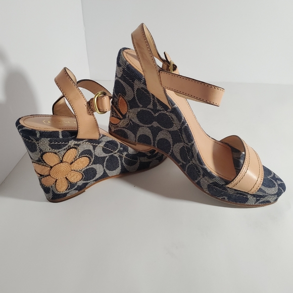 COACH Kori Denim Fleshtone Flower Patchwork Wedge - Picture 7 of 11